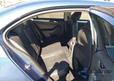 2017 Volkswagen Jetta 1.4T Se z USA, uszkodzony, nr VIN 3VWDB7AJ0HM257273